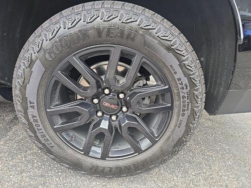 Onyx Black 2023 GMC Yukon XL 4WD AT4