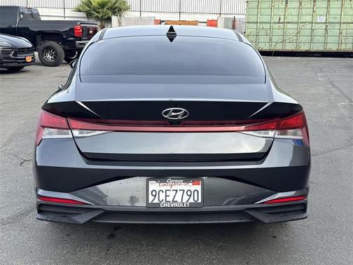 2022 Hyundai ELANTRA SEL