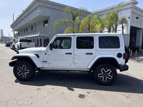 2025 Jeep Wrangler 4-Door Sahara 4x4