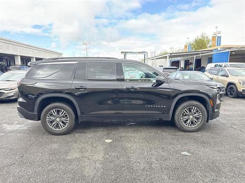 2024 Chevrolet Traverse LT