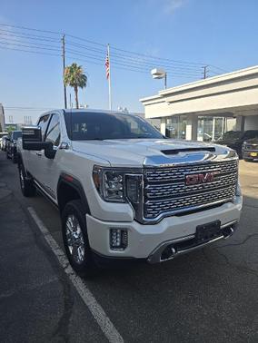 White Frost Tricoat 2021 GMC Sierra 2500 Denali