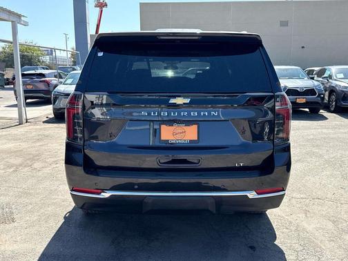 Dark Ash Metallic 2025 Chevrolet Suburban LT