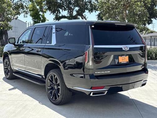 2023 Cadillac Escalade ESV Luxury