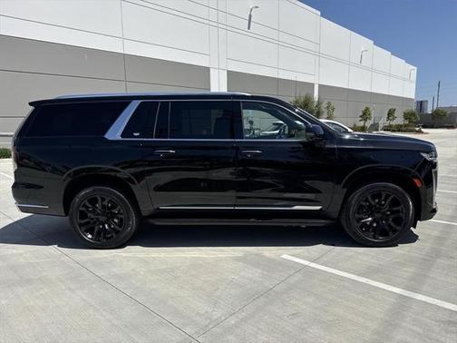 2023 Cadillac Escalade ESV Luxury