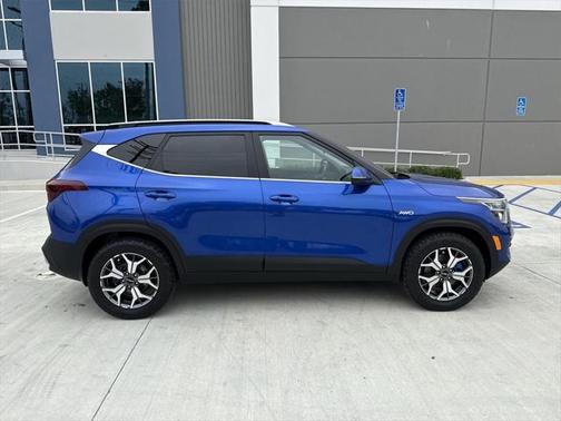 2023 Kia Seltos EX