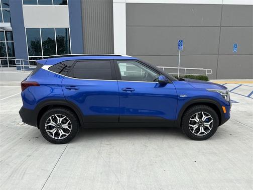 2023 Kia Seltos EX