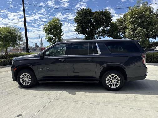 2023 Chevrolet Suburban LT