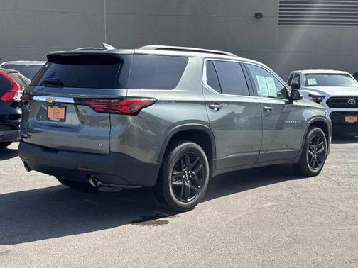Silver Sage Metallic 2023 Chevrolet Traverse LT Cloth