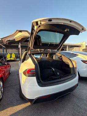 Pearl White Multi-Coat 2023 Tesla Model X Standard Range