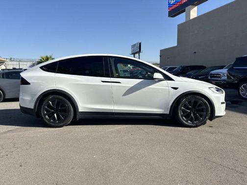 Pearl White Multi-Coat 2023 Tesla Model X Standard Range