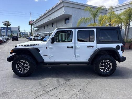 Bright White Clearcoat 2025 Jeep Wrangler Rubicon