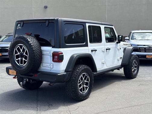 Bright White Clearcoat 2025 Jeep Wrangler Rubicon