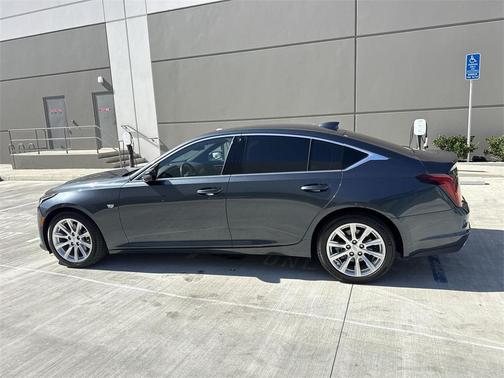 2022 Cadillac CT5 Luxury