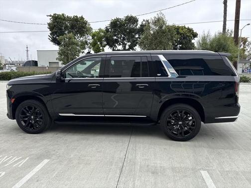 2023 Cadillac Escalade ESV Luxury