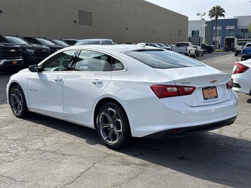 Summit White 2023 Chevrolet Malibu FWD 1LT