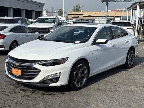 Summit White 2023 Chevrolet Malibu FWD 1LT