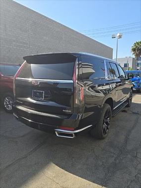2023 Cadillac Escalade ESV Luxury