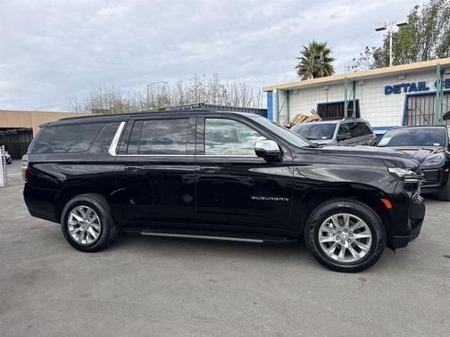 2024 Chevrolet Suburban Premier