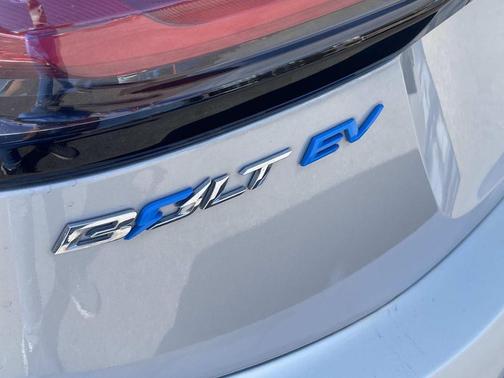 Silver Flare Metallic 2023 Chevrolet Bolt EV FWD 1LT