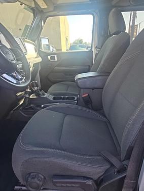 2024 Jeep Wrangler 4-Door Sahara 4x4