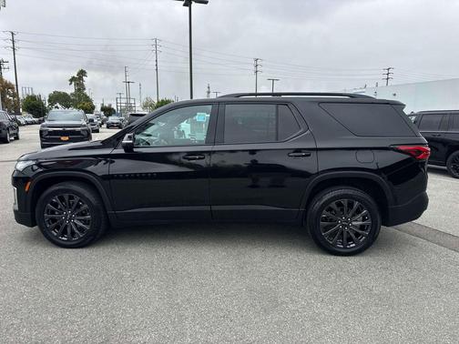 Mosaic Black Metallic 2023 Chevrolet Traverse RS