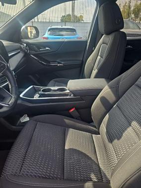 Sterling Gray Metallic 2025 Chevrolet Equinox 1LT