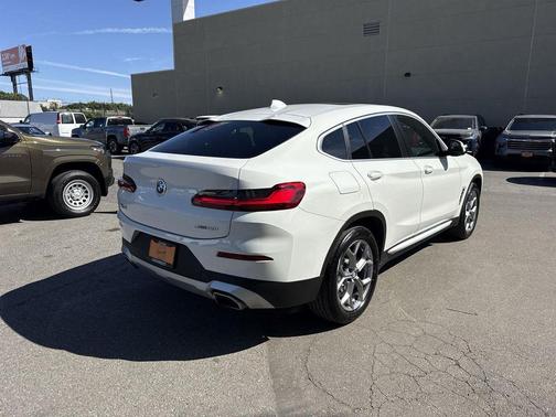 Alpine White 2025 BMW X4 xDrive30i