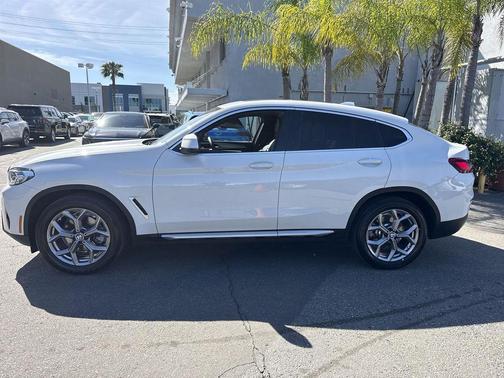 Alpine White 2025 BMW X4 xDrive30i
