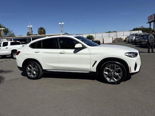 Alpine White 2025 BMW X4 xDrive30i
