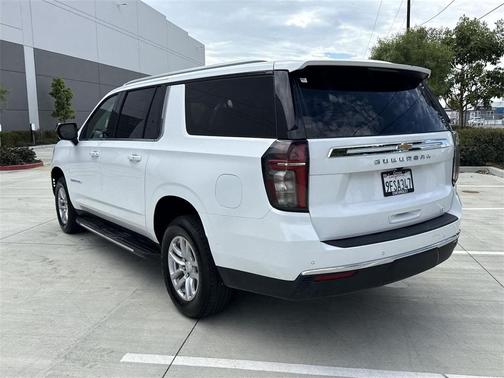 2023 Chevrolet Suburban LT