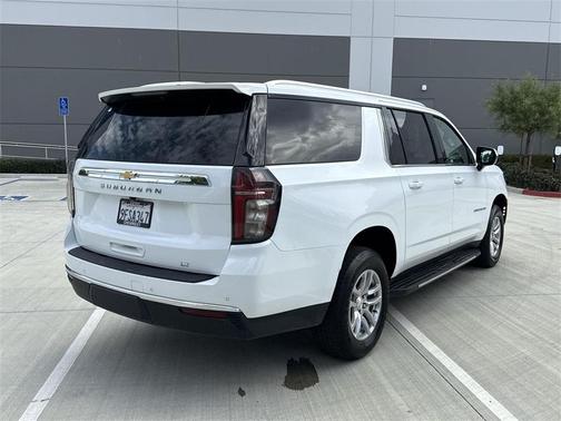 2023 Chevrolet Suburban LT