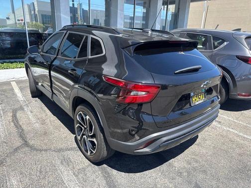 Mosaic Black Metallic 2024 Chevrolet Trax FWD 2RS
