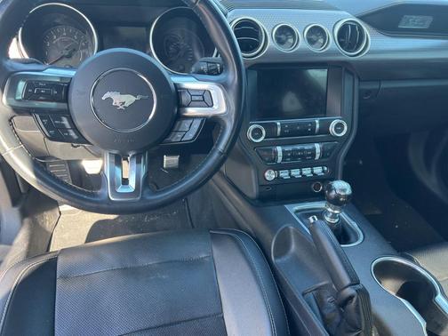 2020 Ford Mustang EcoBoost Premium