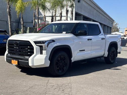 Ice 2025 Toyota Tundra SR5