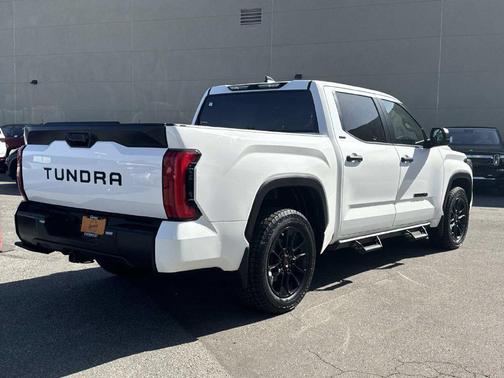 Ice 2025 Toyota Tundra SR5