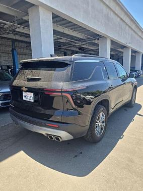 Mosaic Black Metallic 2024 Chevrolet Traverse LT
