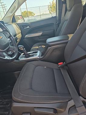 Summit White 2022 Chevrolet Colorado LT