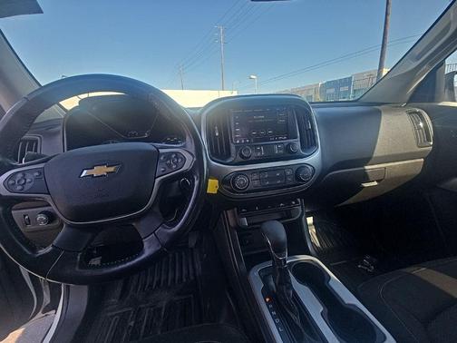 Summit White 2022 Chevrolet Colorado LT