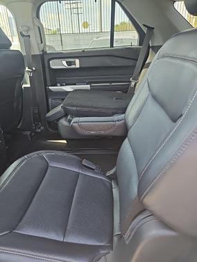 ICONIC SILVER METALLIC 2023 Ford Explorer Limited