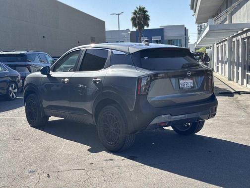 Gun Metallic 2025 Nissan Kicks SV