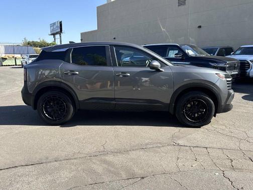 Gun Metallic 2025 Nissan Kicks SV