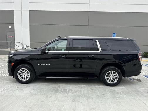 2024 Chevrolet Suburban LS