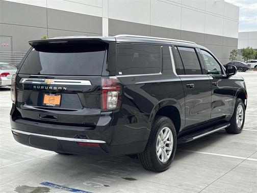 2024 Chevrolet Suburban LS