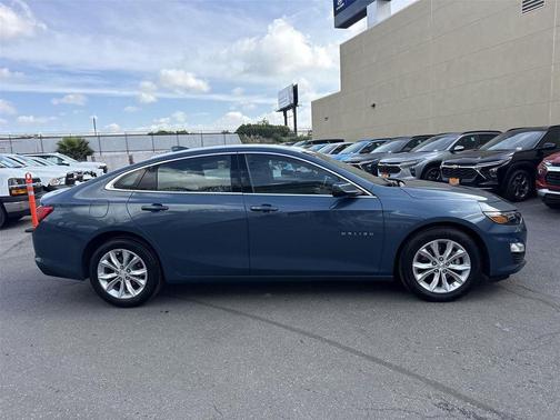 Lakeshore Blue Metallic 2025 Chevrolet Malibu FWD 1LT