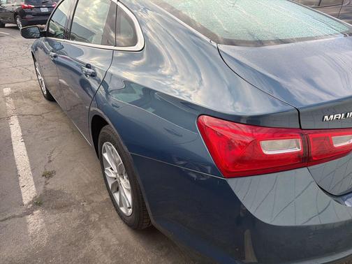 Lakeshore Blue Metallic 2025 Chevrolet Malibu FWD 1LT