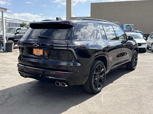 Mosaic Black Metallic 2025 Chevrolet Traverse RS