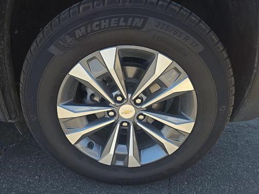 Mosaic Black Metallic 2025 Chevrolet Equinox 1LT