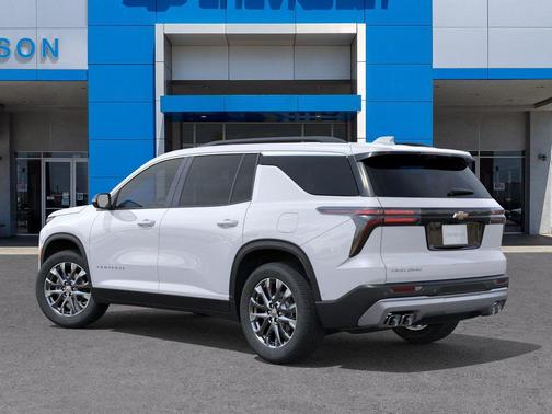Summit White 2026 Chevrolet Traverse LT
