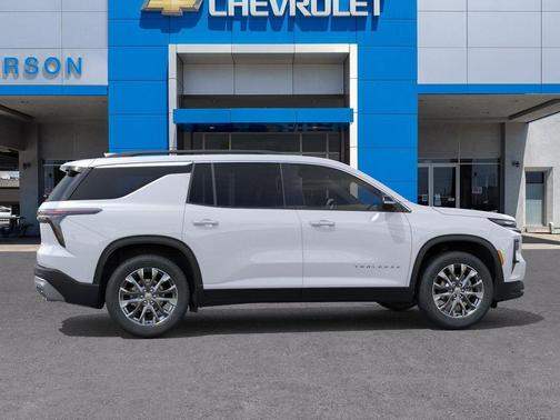 Summit White 2026 Chevrolet Traverse LT