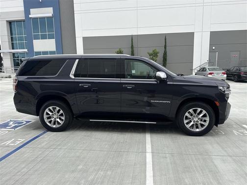 2023 Chevrolet Suburban Premier